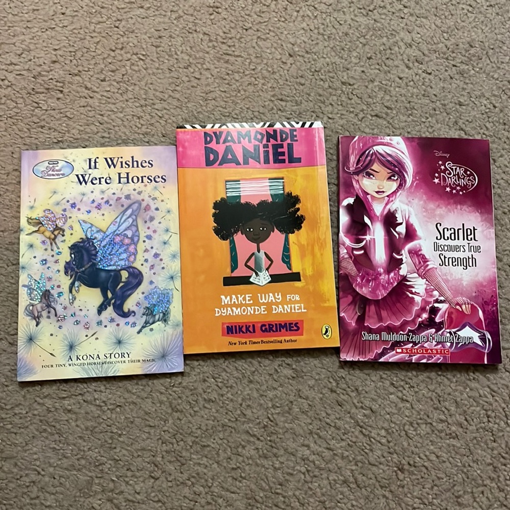 Kids books bundle 🥰